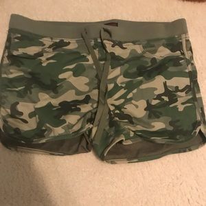 Army / Camo Shorts